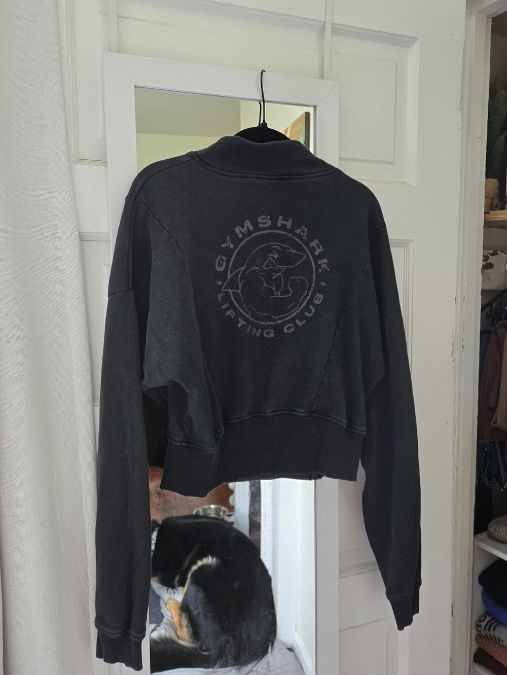 Gymshark Legacy Cropped Sweatshirt in Washed Black